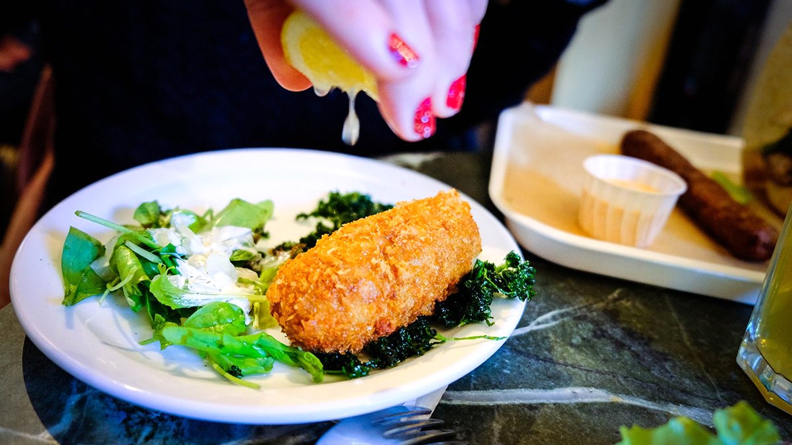 Croquette aux crevettes grises de Cédric Mosbeux chez Fernand Obb à Saint-Gilles