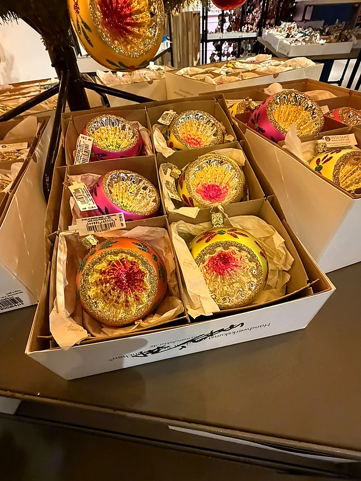 Boules de Noël à réflecteur en verre soufflé Inge-Glas dans leurs boîtes d’origine Boules de Noël à réflecteur en verre soufflé Inge-Glas dans leurs boîtes d’origine