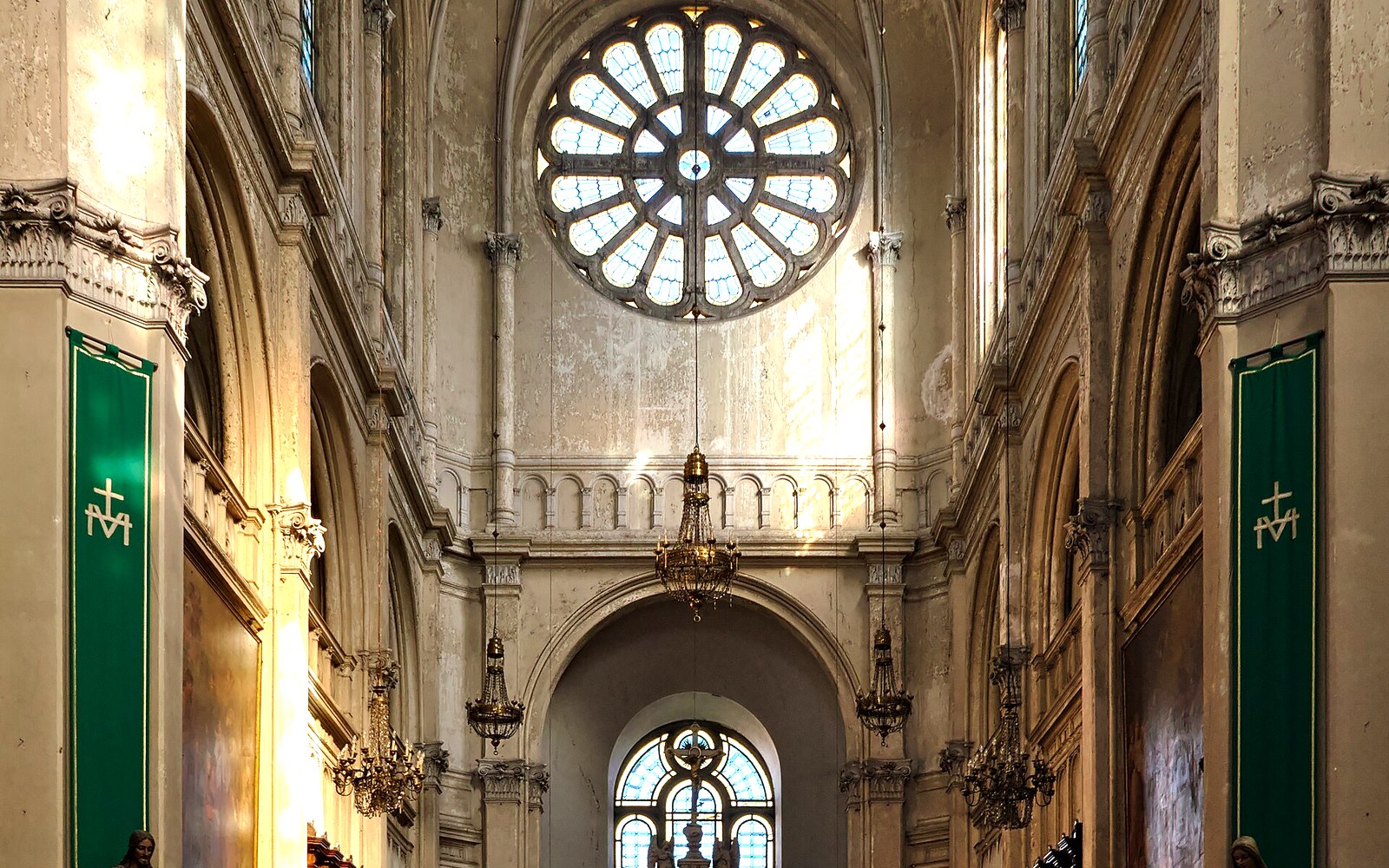 Le chœur de l’église Sainte-Catherine et sa rosace